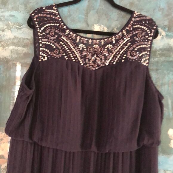 Alex Evenings Sleeveless Micropleated Gown Sz 16W - Picture 3 of 12